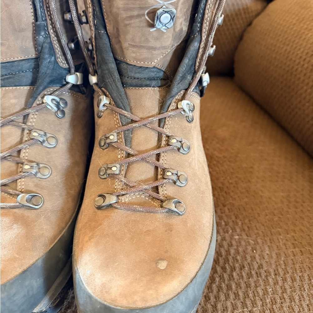 Lowa Dark Brown Outdoor Boots - Picture 2 of 7